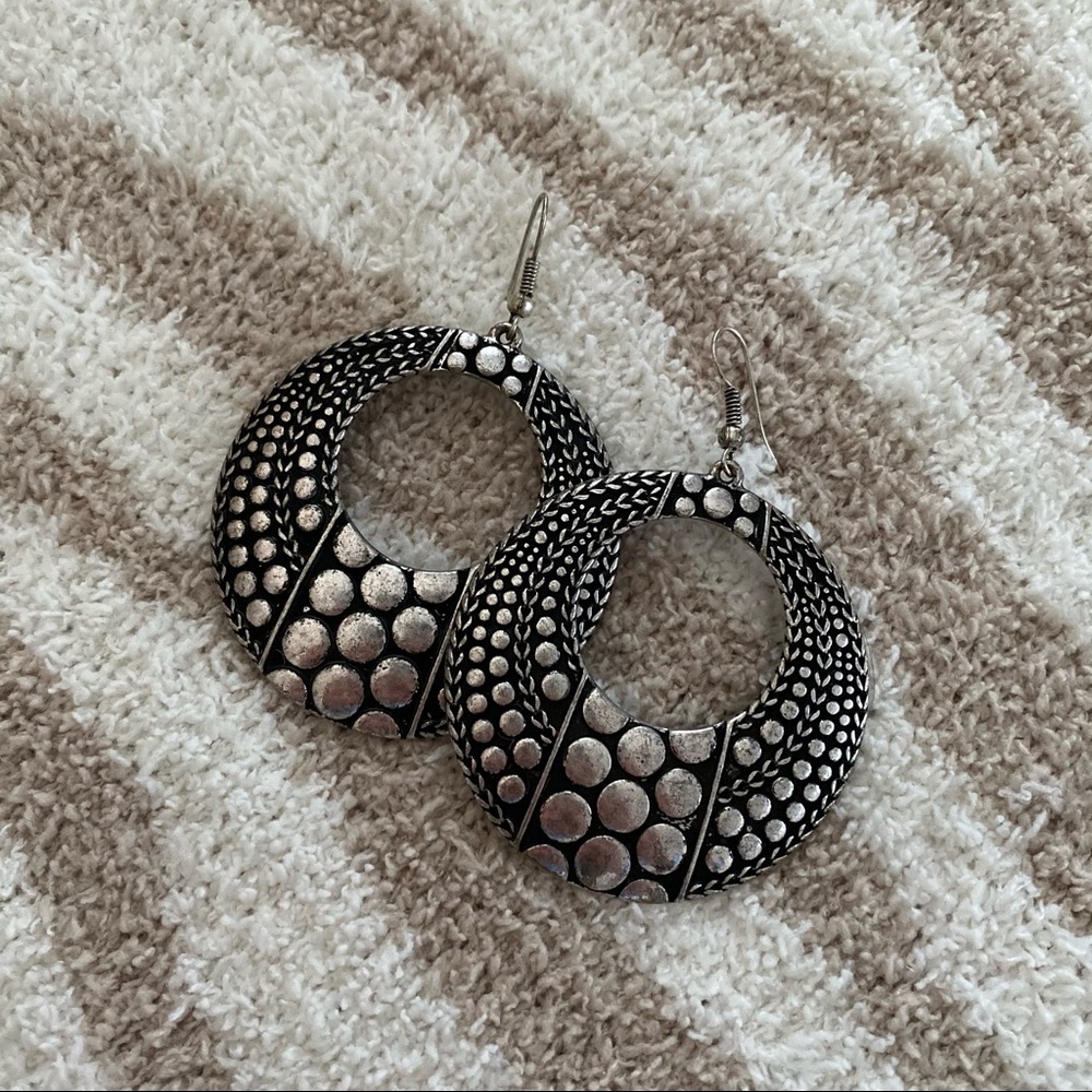 Dangle earrings - Picture 2 of 5